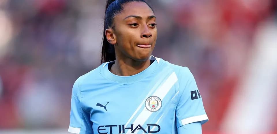 Jugadora de Manchester City en el campo de juego