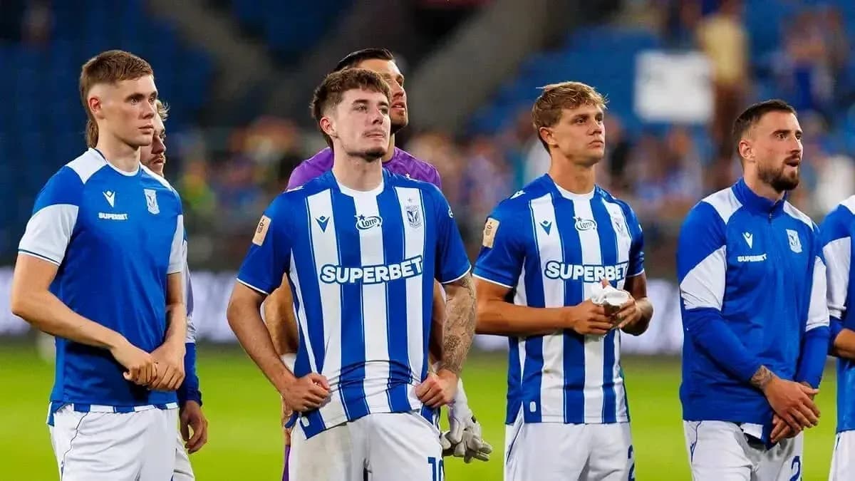 Jugadores de Lech Poznań en el campo