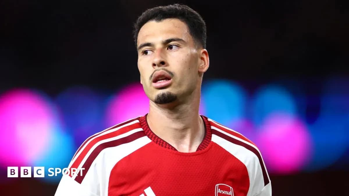 Jugador de Arsenal en el campo durante un partido
