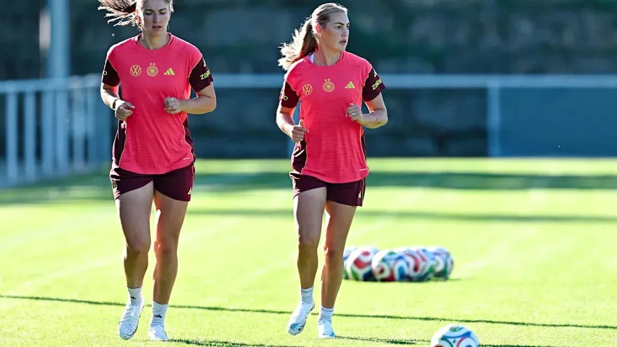 Jugadoras de Alemania corriendo en el entrenamiento