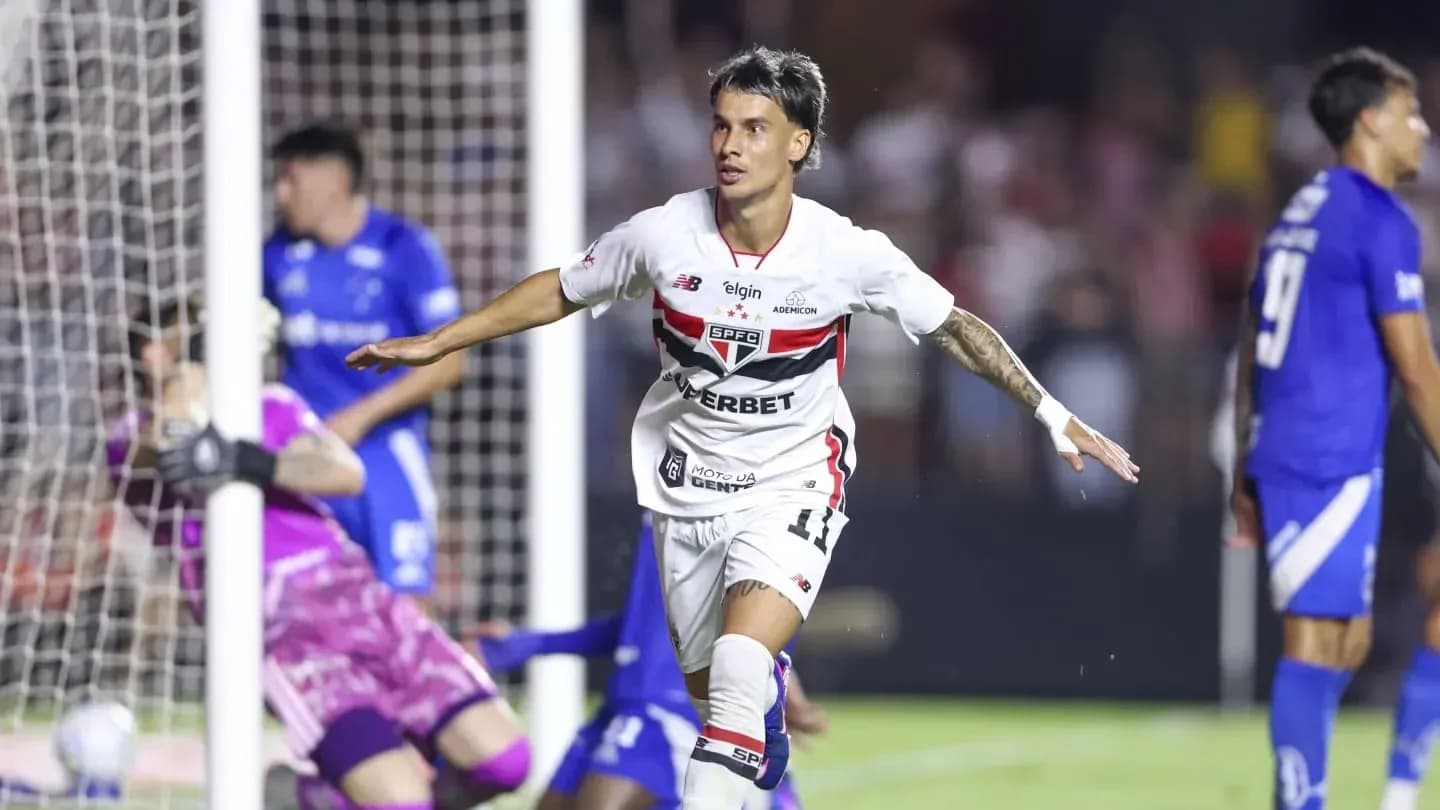 Jugador de Sao Paulo celebrando un gol