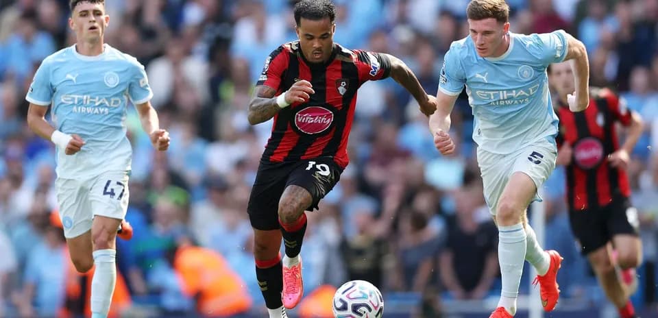 Jugadores de Manchester City y Bournemouth en acción