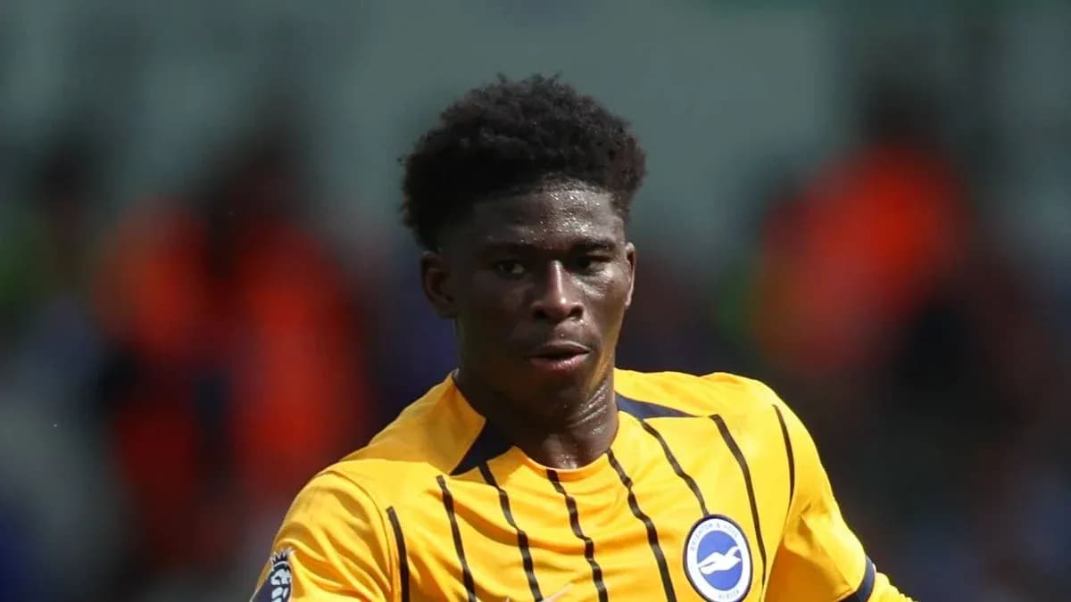 Jugador de Brighton en acción durante el partido