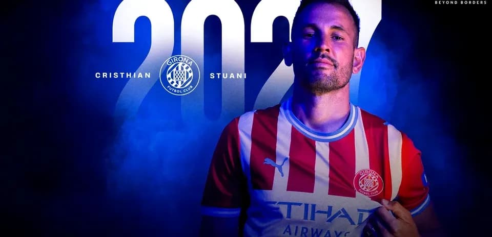 Cristhian Stuani con camiseta del Girona FC