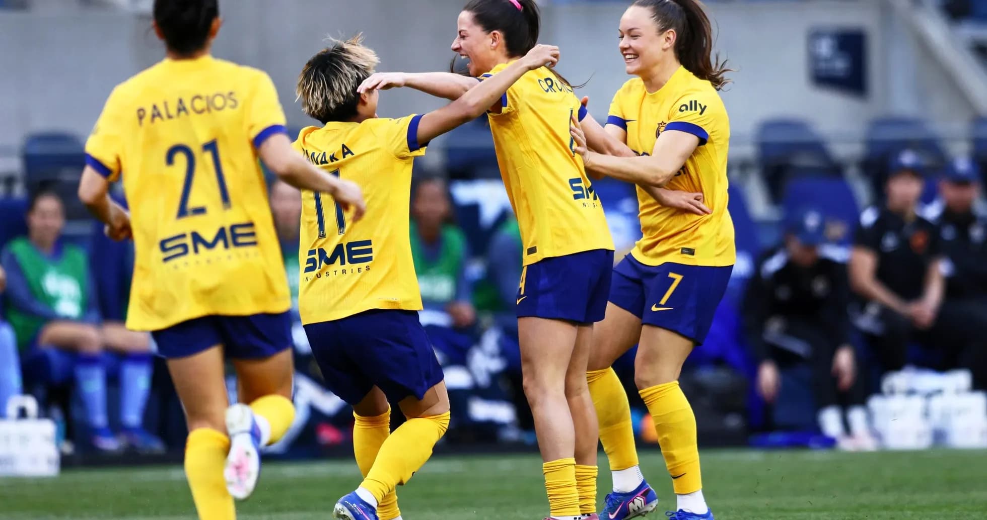 Jugadoras de Racing Louisville celebrando un gol