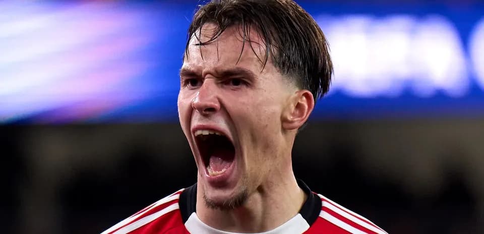 Jugador celebrando con gritos durante un partido