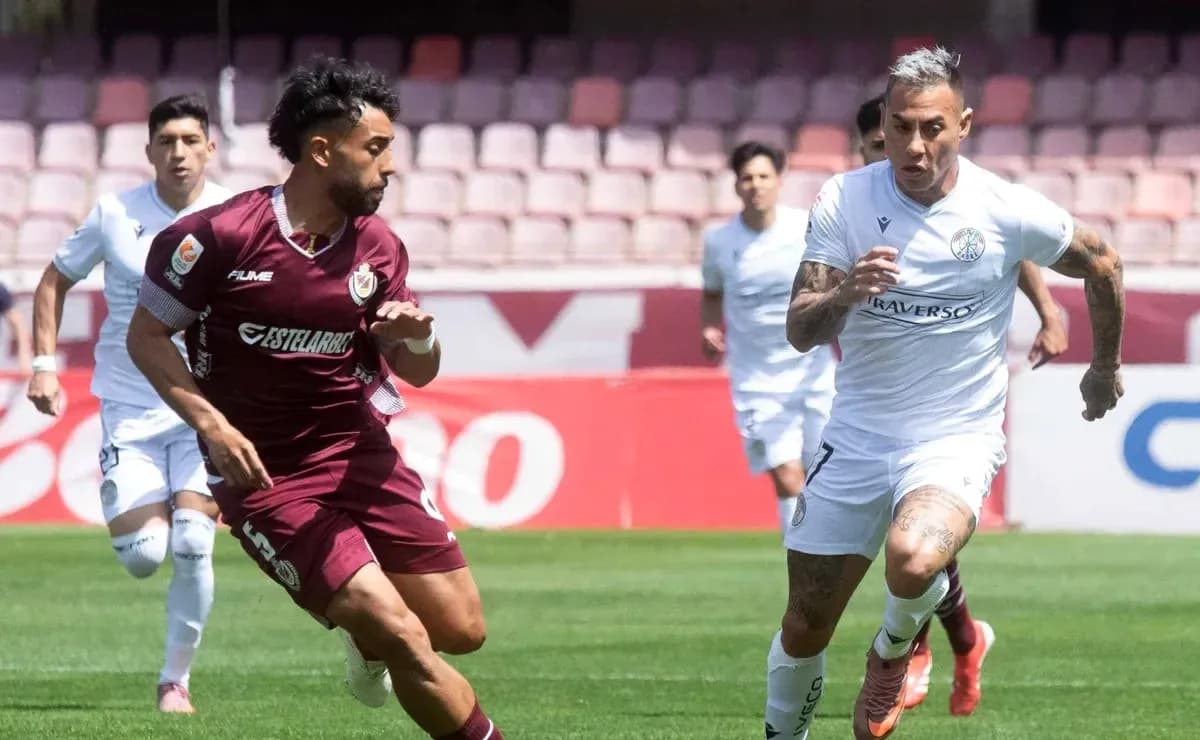 Jugadores compitiendo en D. La Serena vs A. Italiano