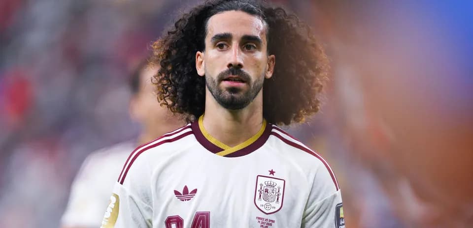 Jugador de España con camiseta blanca en el campo