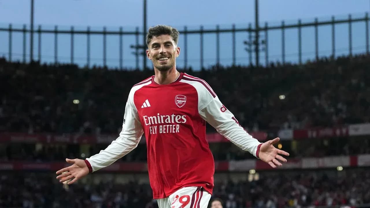Jugador de Arsenal celebrando un gol en el estadio
