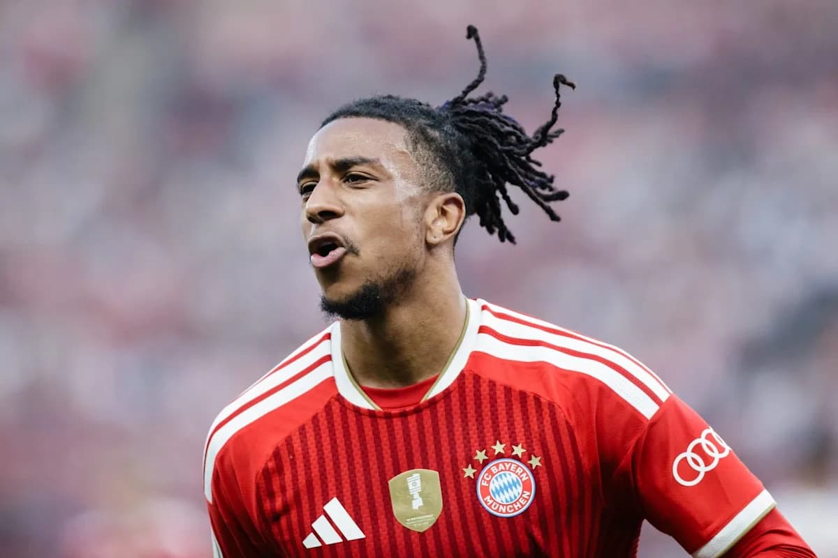 Jugador de Bayern Múnich en acción durante el partido