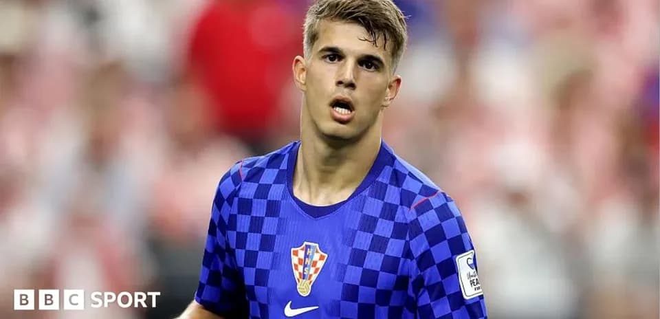 Jugador croata en el campo durante un partido