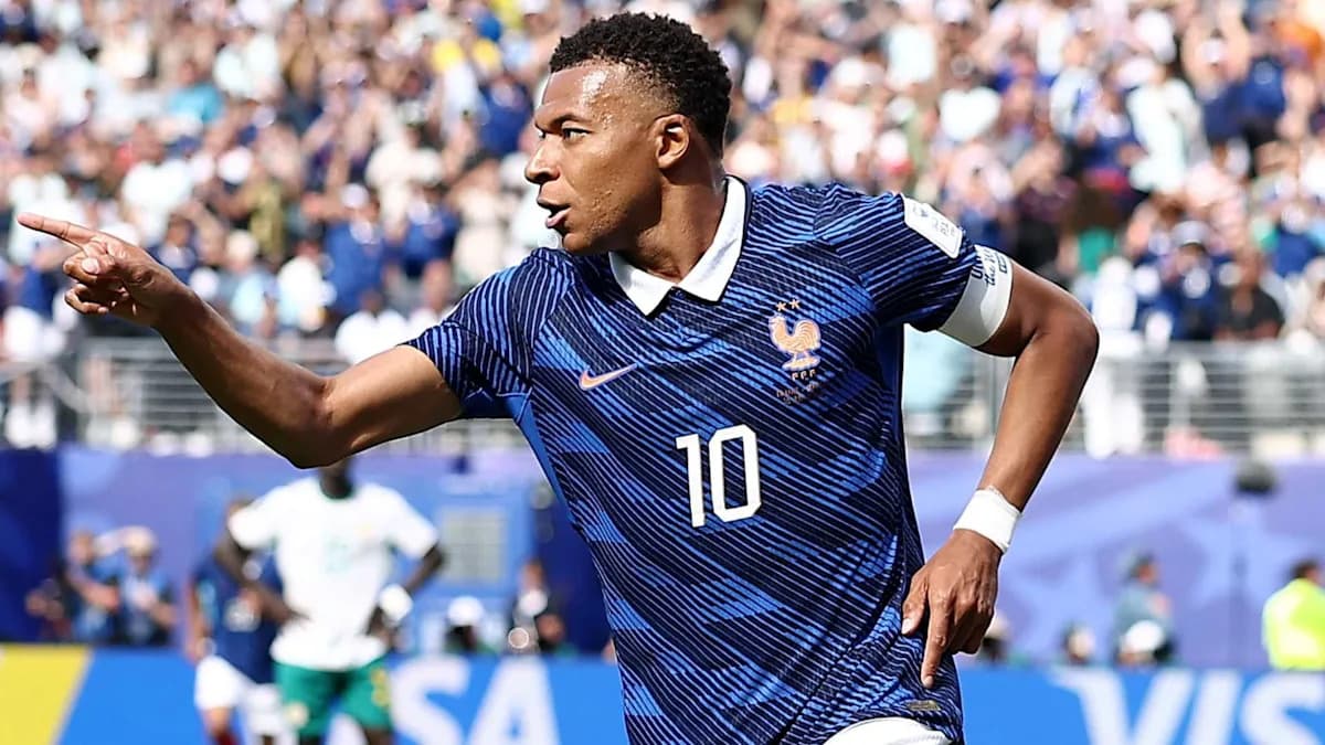 Kylian Mbappé supera récord de Ronaldo en la Copa del Mundo tras doblete contra Suecia