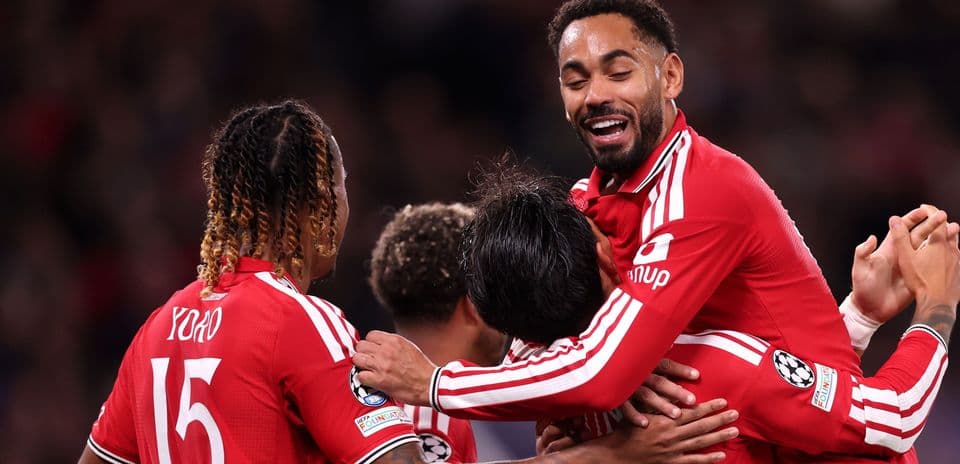 Manchester United rompe sequía de goles en Champions con victoria contundente ante Sabah