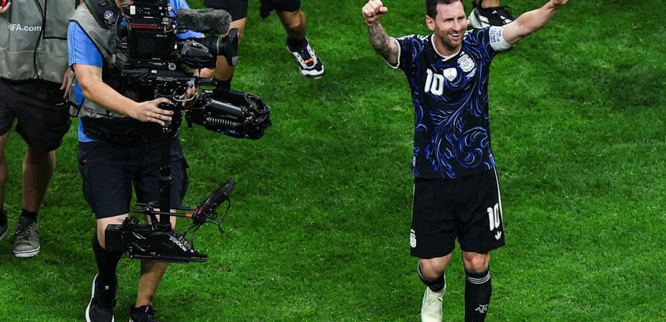 Cómo la victoria de Argentina inspirada por Lionel Messi sobre Inglaterra elevó los precios de las entradas para la final del Mundial