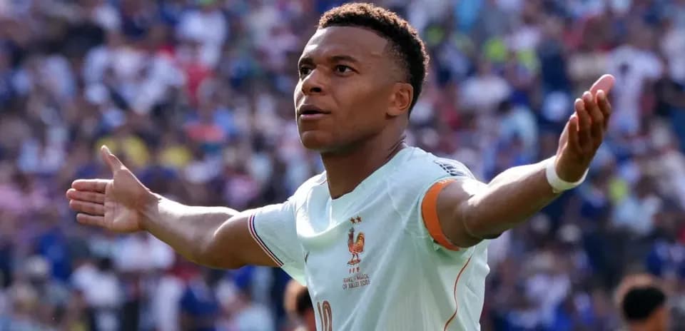 Qué tan rápido es Kylian Mbappé: Comparación con los jugadores más veloces del NFL y otros atletas