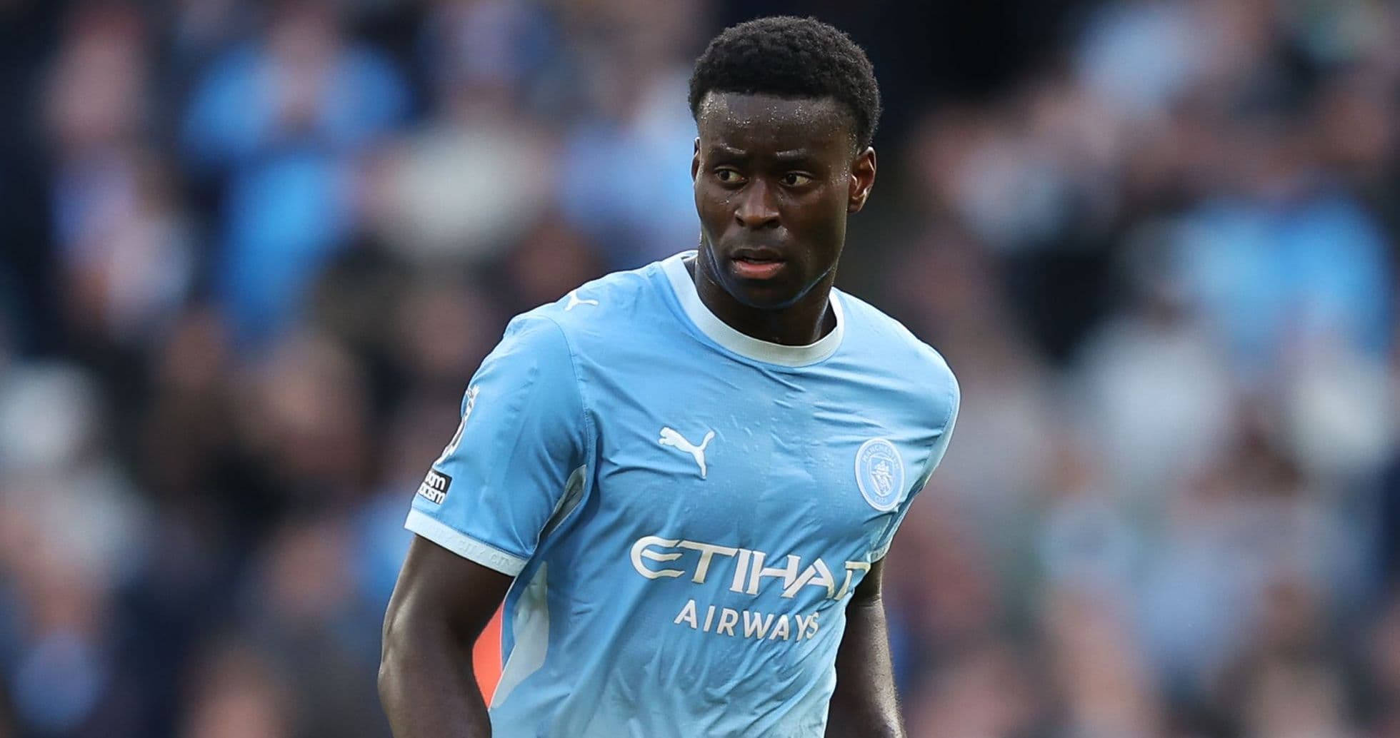Marc Guehi reconoce falta de agresividad en la derrota del Manchester City contra el PSG en Champions League