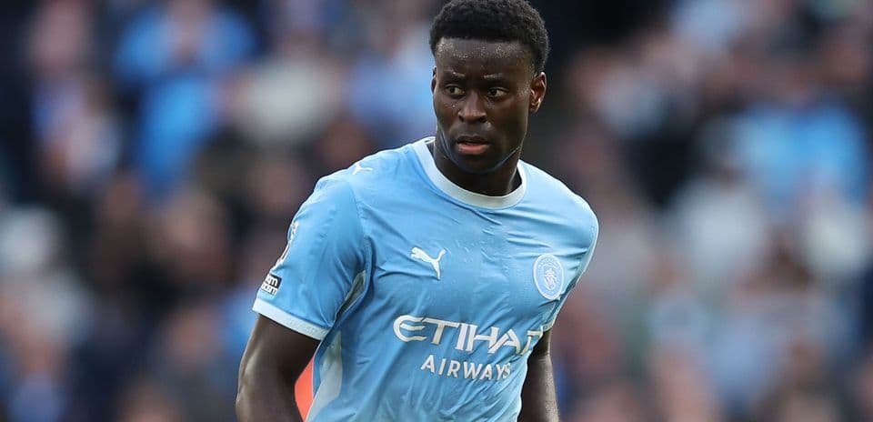 Marc Guehi reconoce falta de agresividad en la derrota del Manchester City contra el PSG en Champions League