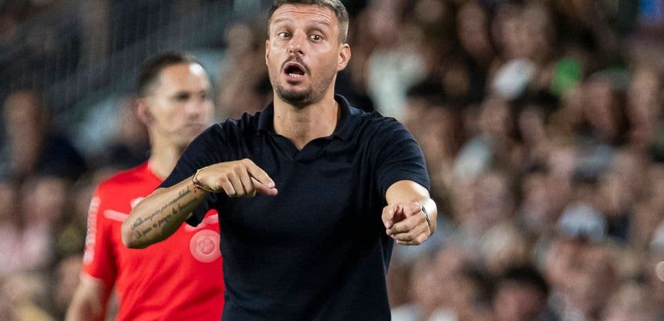 Martín Anselmi presenta un plan audaz para Elche ante Real Madrid: «La mejor defensa es tener la pelota»
