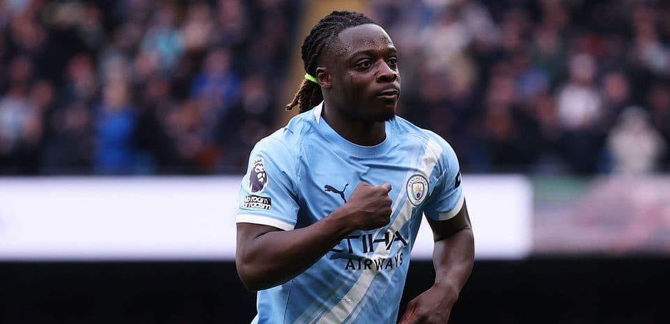 Jeremy Doku renueva por cinco años con el Manchester City hasta 2031