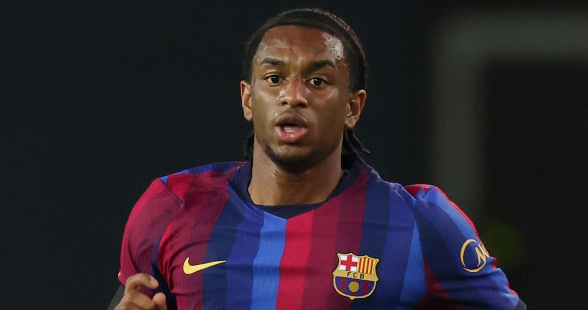 Manchester United lanza oferta de última hora por Alejandro Balde de Barcelona en el cierre del mercado