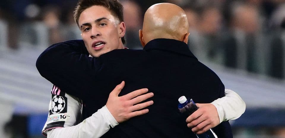Luciano Spalletti compara a Kenan Yildiz con la estrella del PSG Khvicha Kvaratskhelia