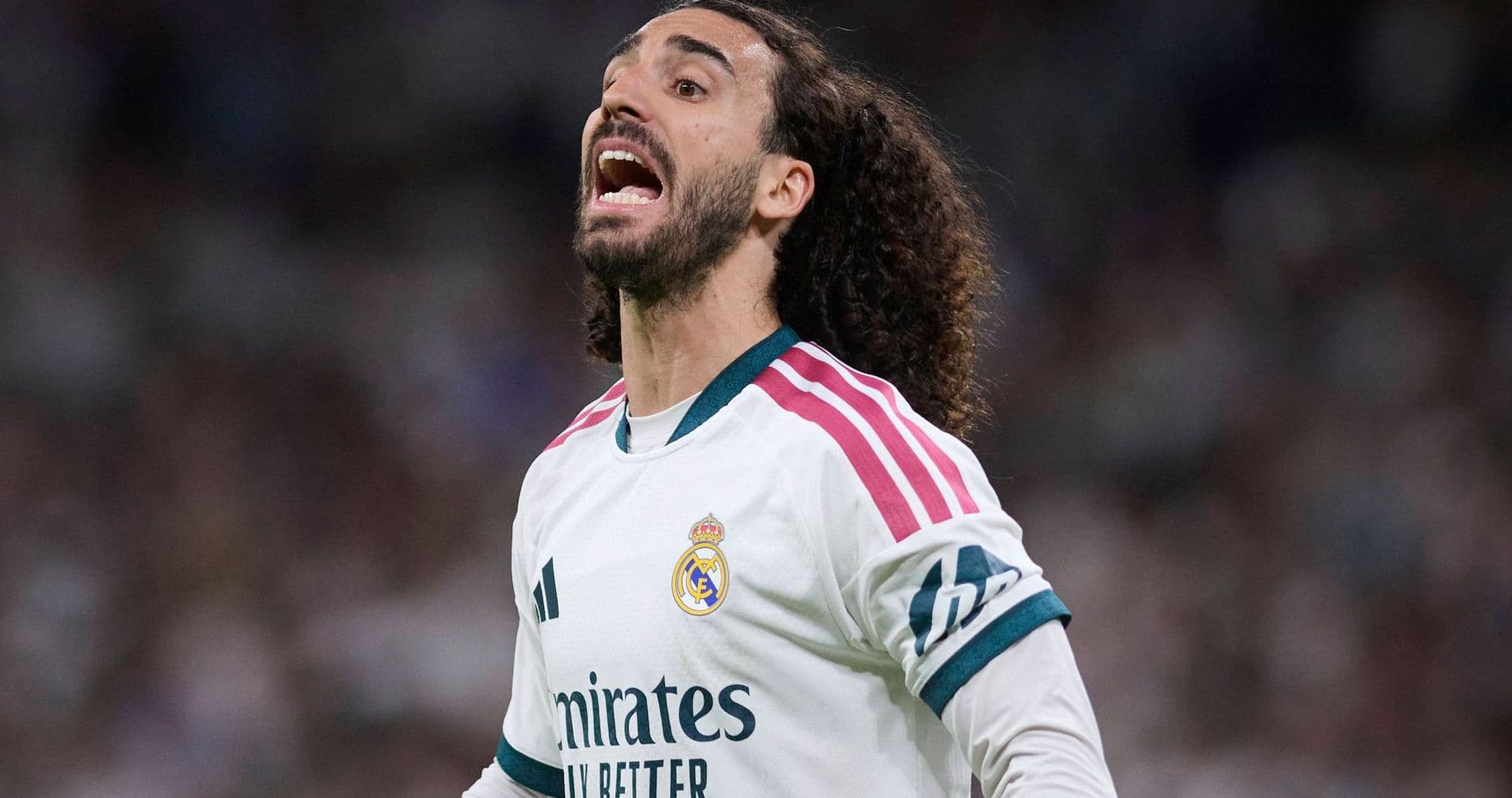 Marc Cucurella explota contra el árbitro tras la expulsión de Vinicius Jr en victoria ajustada del Real Madrid ante Villarreal