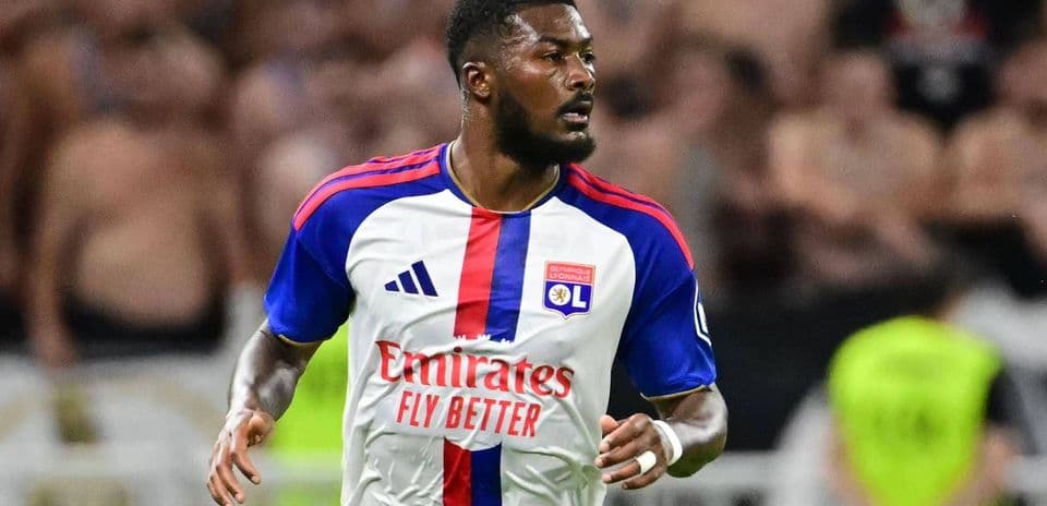 Ainsley Maitland-Niles regresa a la Premier League tras su fichaje por Everton desde Lyon