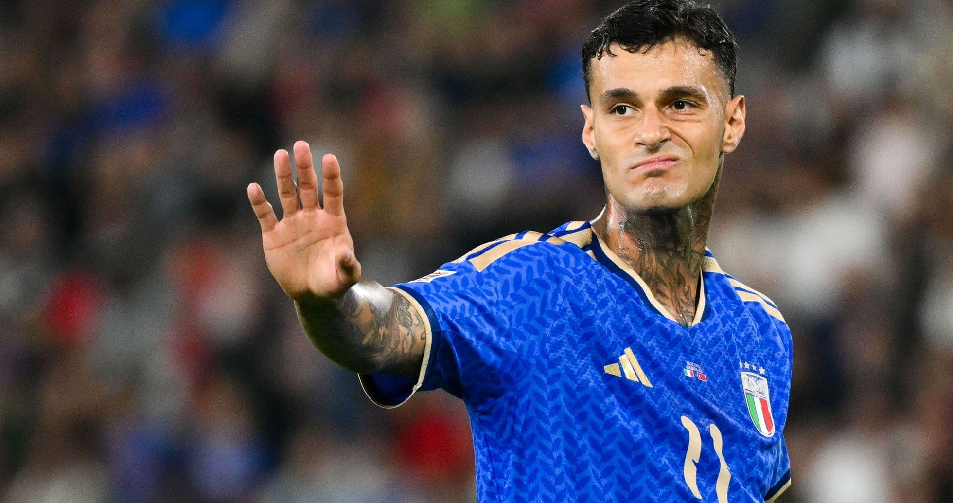 Gianluca Scamacca destaca la fortaleza de Italia en la victoria clave contra Turquía en la Liga de Naciones