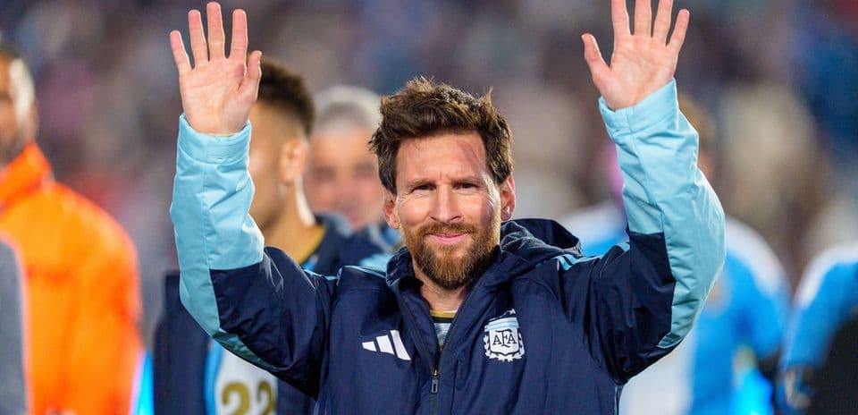 Lionel Messi recibe membresía honoraria de River Plate tras emotiva despedida internacional en el Monumental