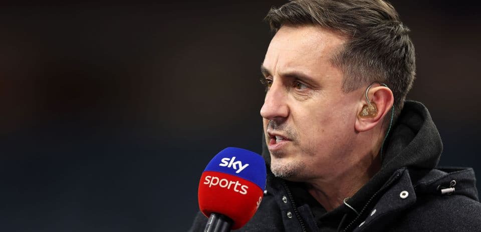 Gary Neville confía en que Arsenal ganará la Premier League gracias a su defensa superior