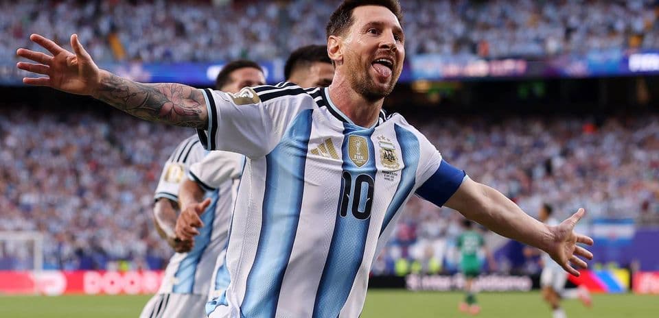 Calificaciones de Argentina vs. Argelia: Messi Brilla con Hat-Trick y Nuevo Récord en Mundial