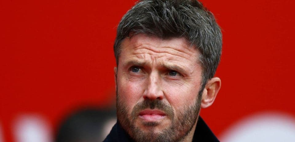Manchester United Apunta a Micky Van de Ven de Tottenham para Renovar su Defensa
