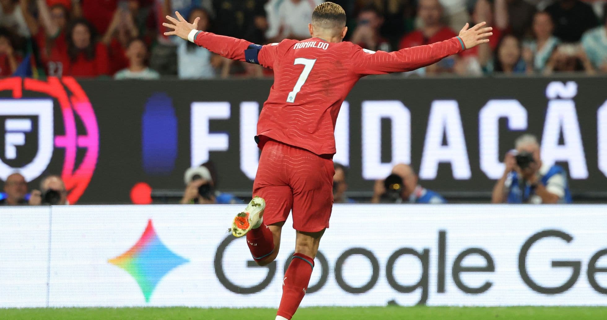 Joao Félix da la victoria a Portugal mientras el VAR frustra a Cristiano Ronaldo