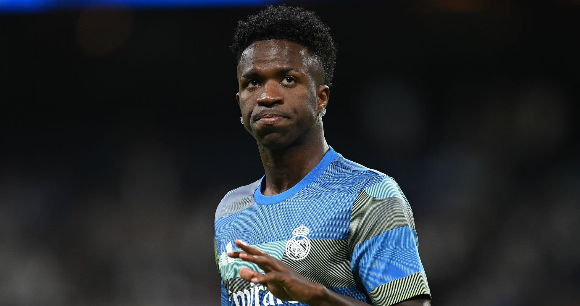 Vinicius regresa a Madrid para examen médico en medio de dudas sobre su futuro