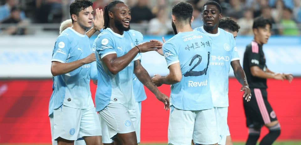 Movimiento inesperado: Manchester United busca fichar a Rayan Ait-Nouri de Manchester City en el último día de mercado