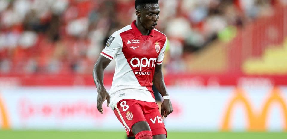 Chelsea cierra acuerdo de última hora para fichar al mediocampista Lamine Camara como reemplazo de Enzo Fernández