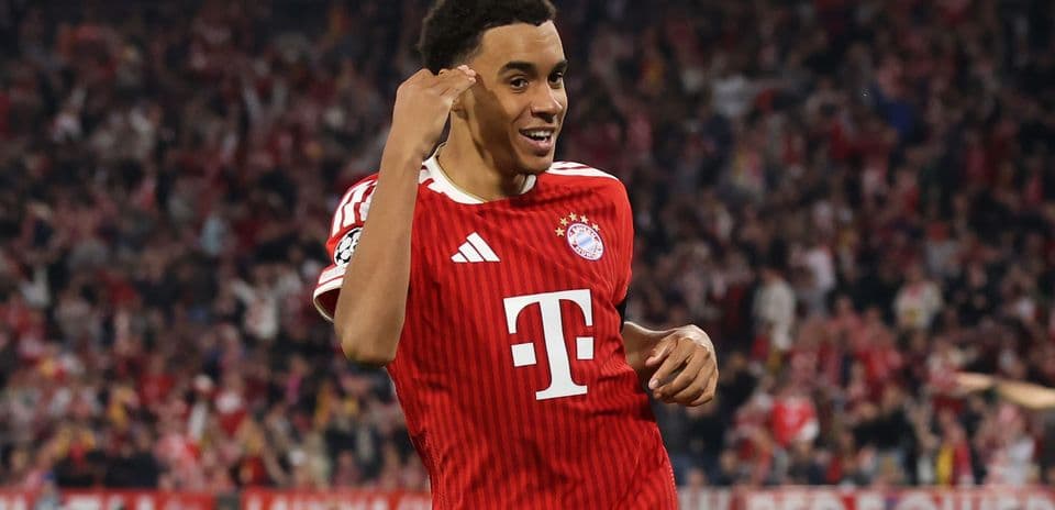 Jamal Musiala brilla en su regreso y Bayern Munich arrasa 5-0 en la Champions League