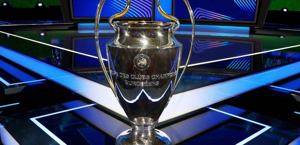 Predicción de la Tabla Final de la Fase de Grupos de la Champions League según un Superordenador
