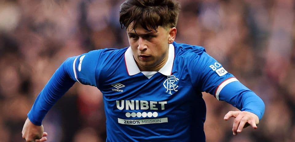 Rangers enfrenta dificultades para recuperar a Mikey Moore mientras exdefensor descarta su regreso al Old Firm