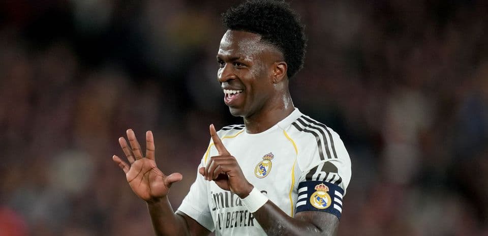 Vinicius Junior se queda en Real Madrid mientras Mourinho confía en él para un papel clave