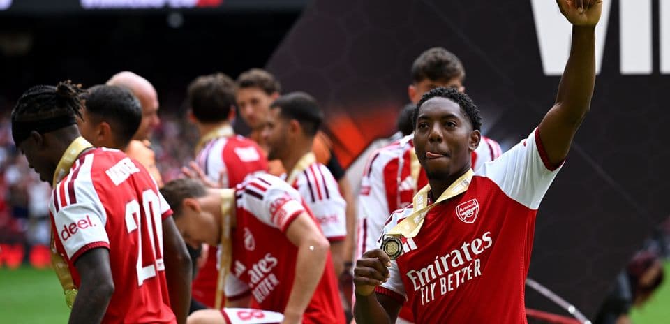 Alan Pardew afirma que Arsenal domina la Premier League tras victoria en Community Shield