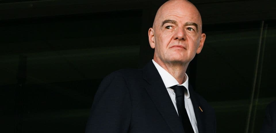 Rui Pinto acusa a Gianni Infantino de proteger a Manchester City y PSG en caso FFP