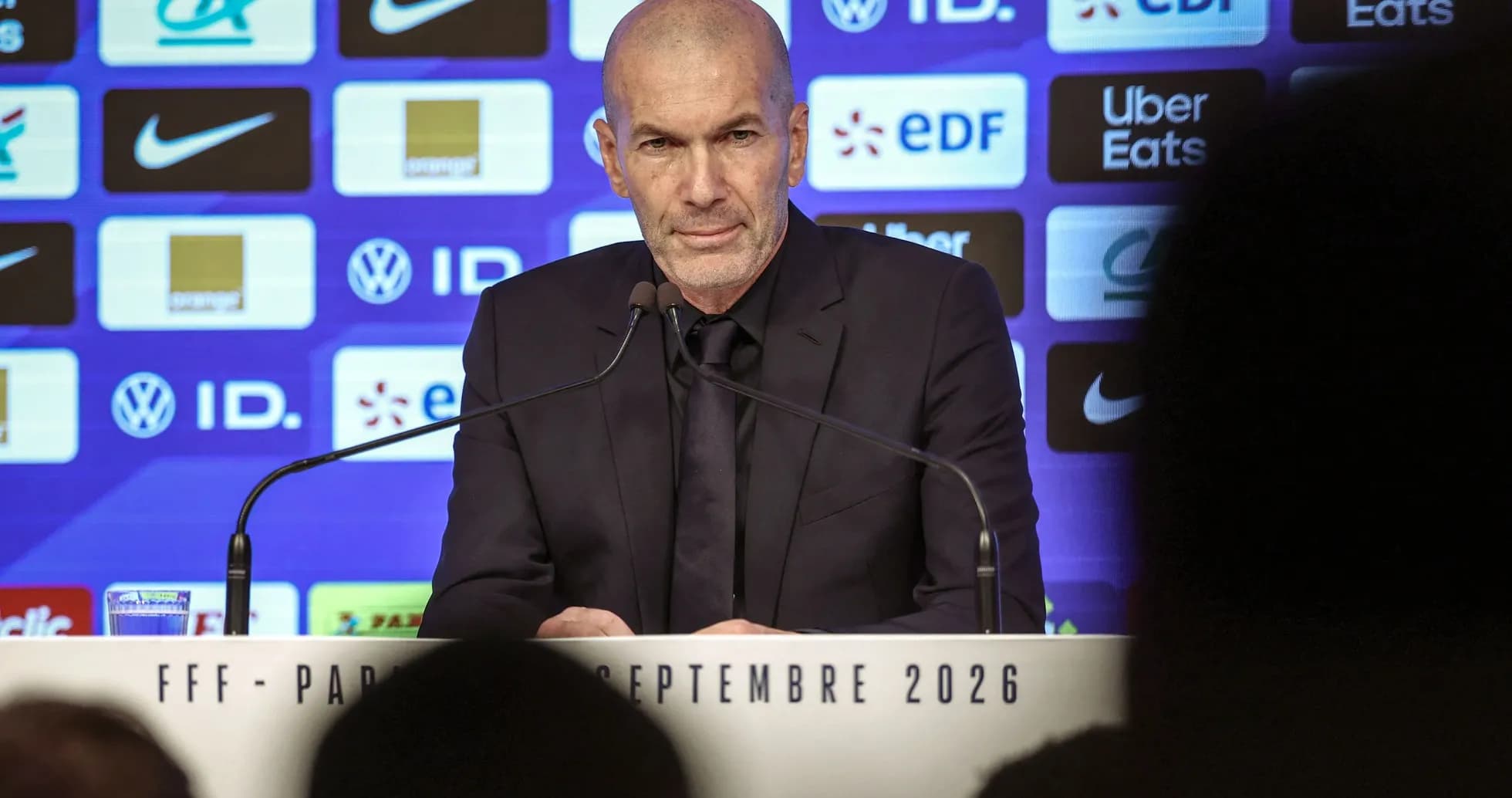 Zinédine Zidane en conferencia de prensa Zinédine Zidane en conferencia de prensa
