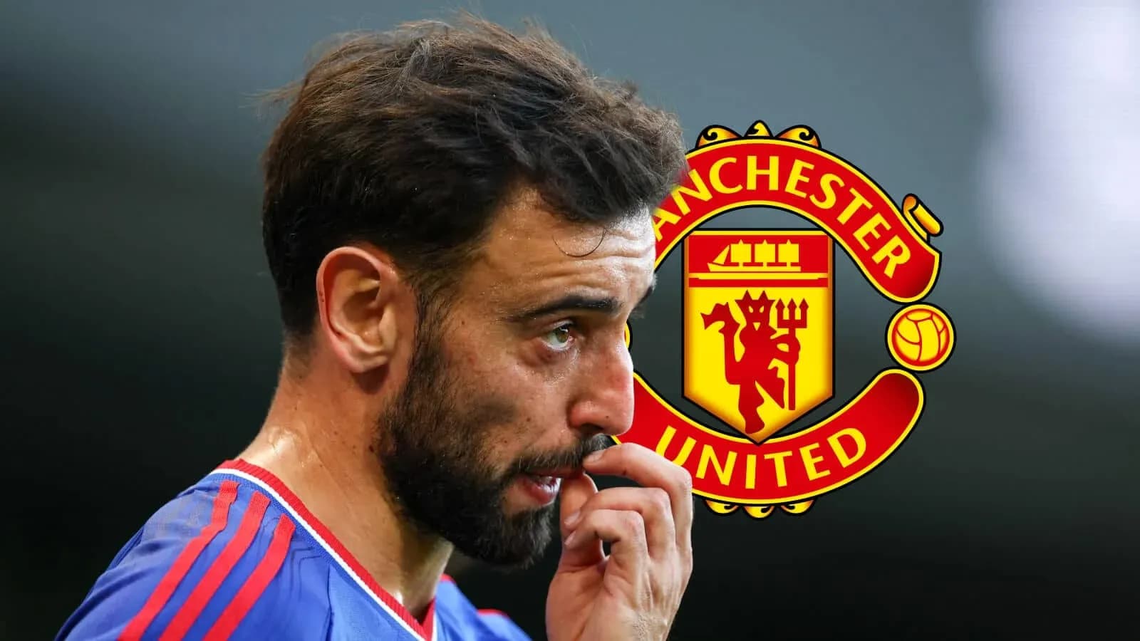Bruno Fernandes pensativo con logo de Manchester United Bruno Fernandes pensativo con logo de Manchester United