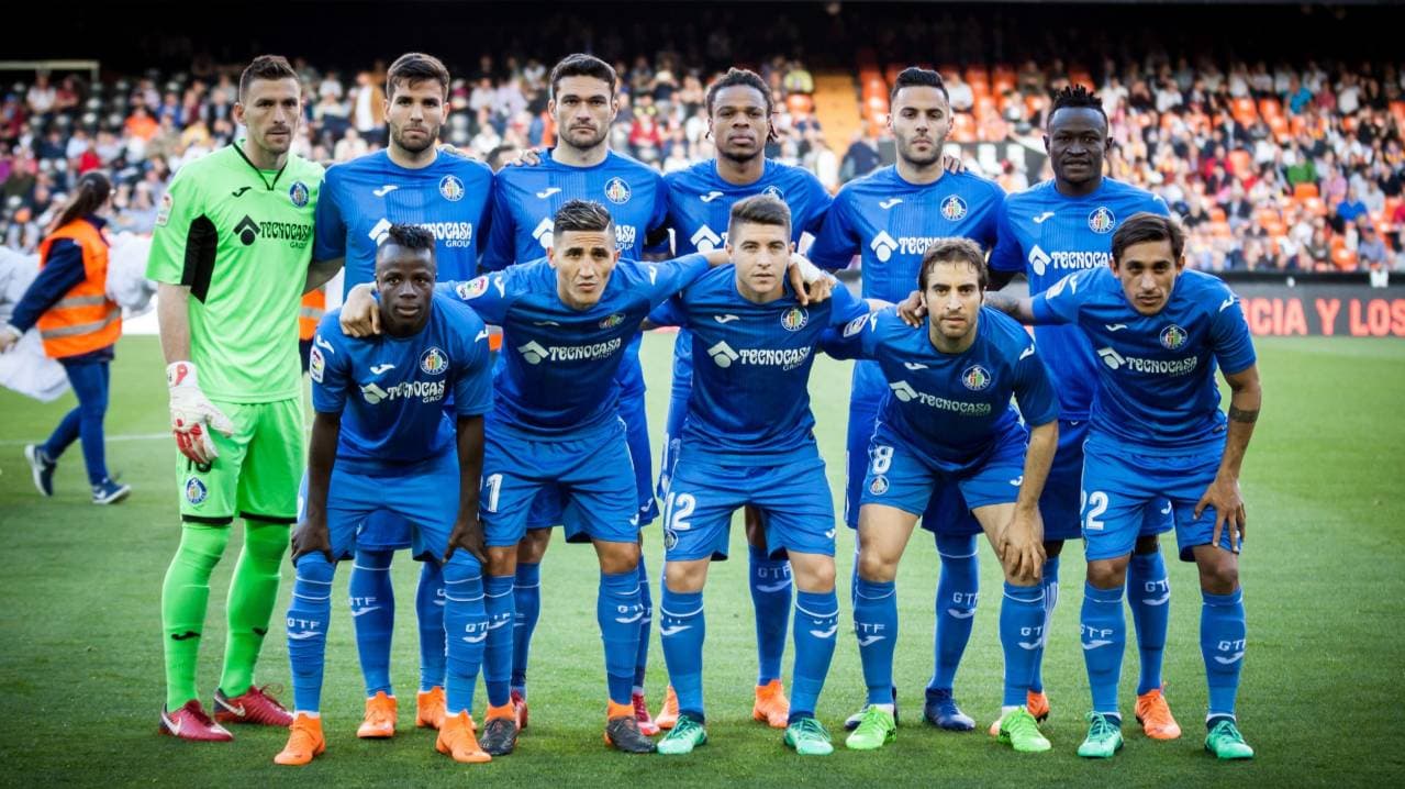 Equipo de Getafe posando antes del partido Equipo de Getafe posando antes del partido