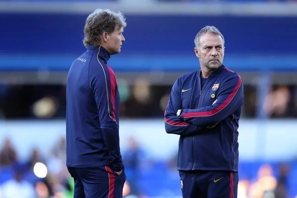 Entrenadores de Barça conversando antes del partido Entrenadores de Barça conversando antes del partido