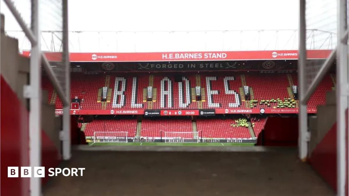 Vista del estadio con la palabra 'BLADES' en las gradas Vista del estadio con la palabra 'BLADES' en las gradas