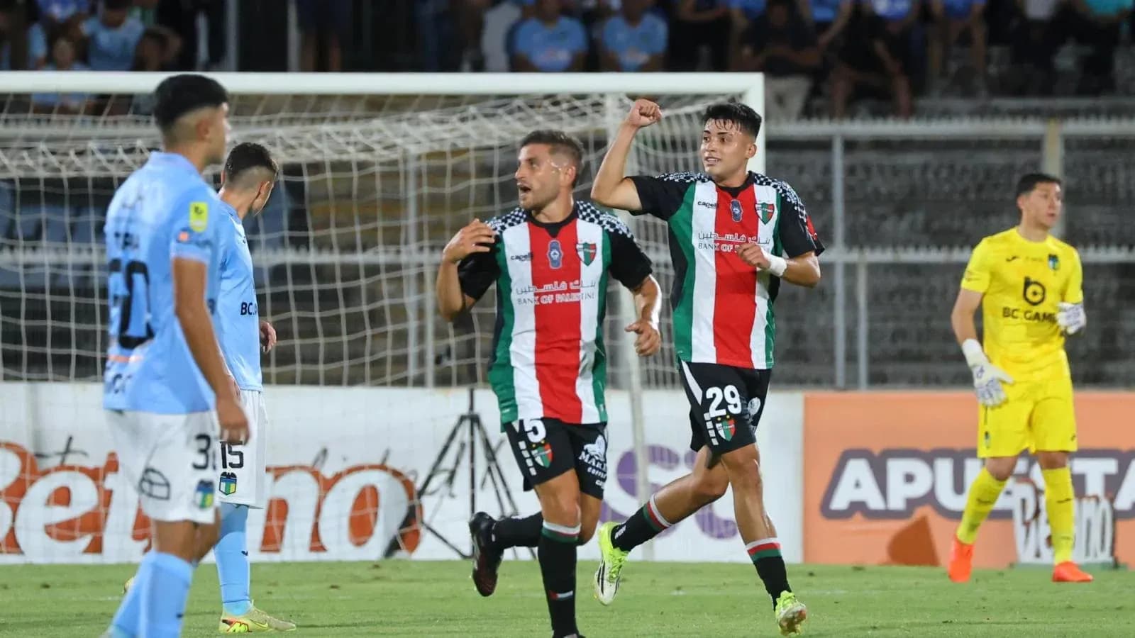 Jugadores de Palestino celebrando un gol Jugadores de Palestino celebrando un gol