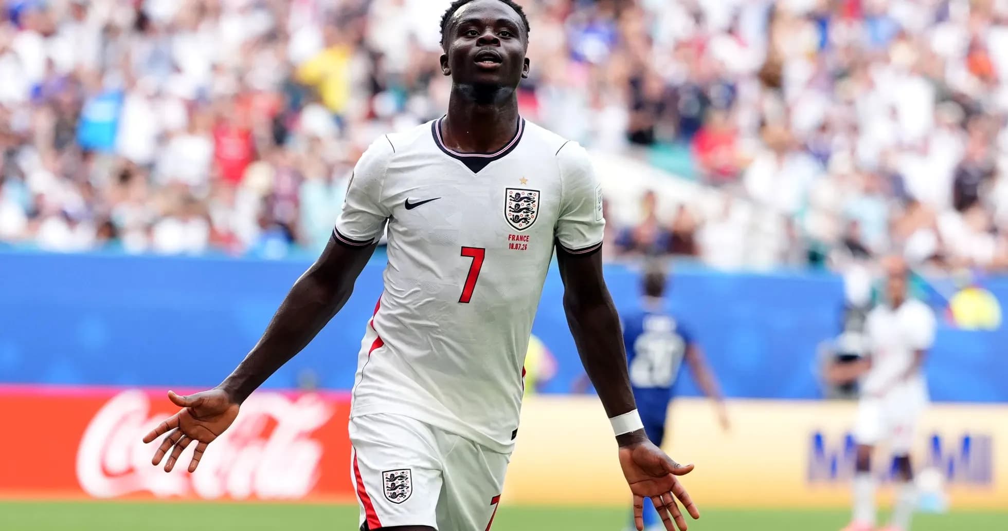 Jugador de Inglaterra celebrando un gol Jugador de Inglaterra celebrando un gol
