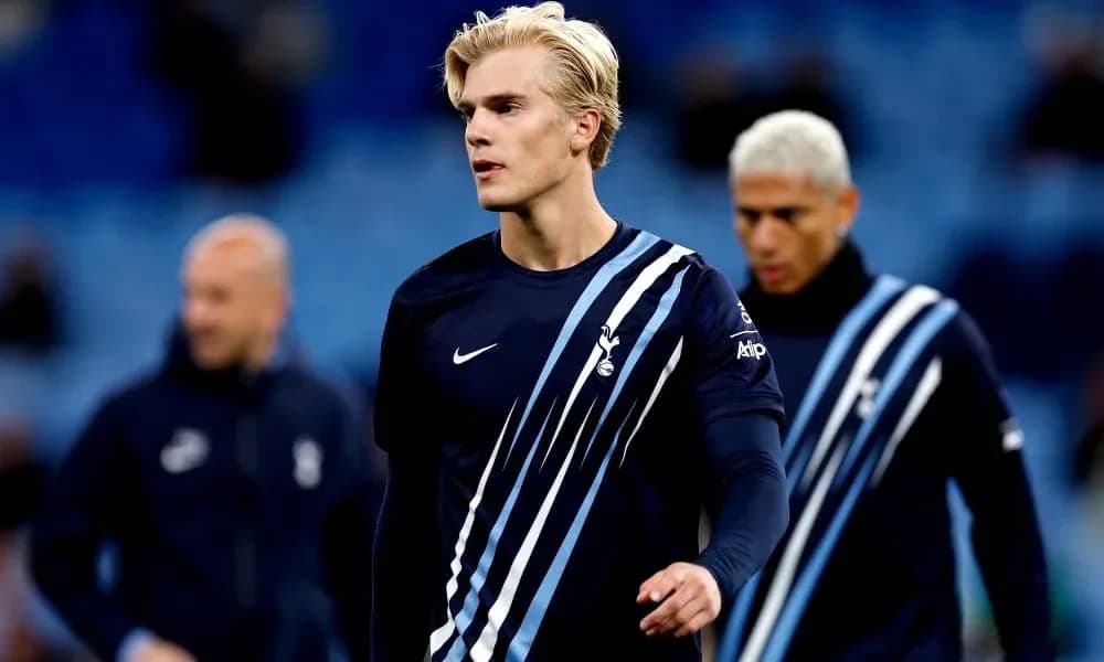 Jugadores de Tottenham en el calentamiento previo al partido Jugadores de Tottenham en el calentamiento previo al partido